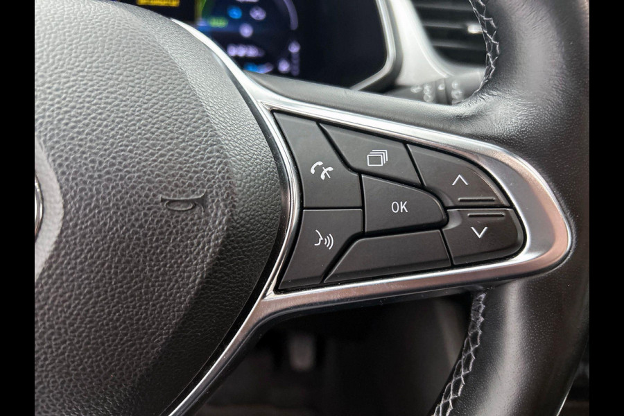 Renault Captur 1.6 E-Tech Plug-in Hybrid 160 Serie Limitée E-TECH 1/2 LEER | CAMERA | CLIMA | SFEER-VERLICHTING