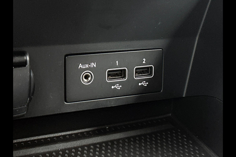 Renault Captur 1.6 E-Tech Plug-in Hybrid 160 Serie Limitée E-TECH 1/2 LEER | CAMERA | CLIMA | SFEER-VERLICHTING