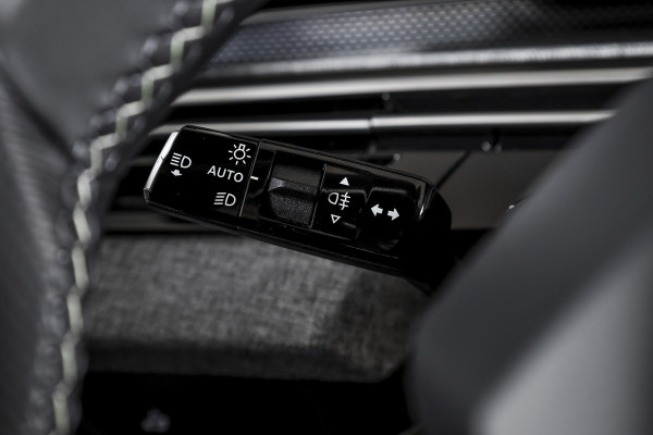 Peugeot 5008 1.2 Hybrid 145 GT 7p.- Automaat | Dig. Cockpit | Adapt. Cruise | Stoel-+Stuurverw. | PDC | Camera | NAV + APP. Connect | ECC | Elek. Klep | DAB | LM 19" | 0384