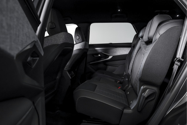 Peugeot 5008 1.2 Hybrid 145 GT 7p.- Automaat | Dig. Cockpit | Adapt. Cruise | Stoel-+Stuurverw. | PDC | Camera | NAV + APP. Connect | ECC | Elek. Klep | DAB | LM 19" | 0384