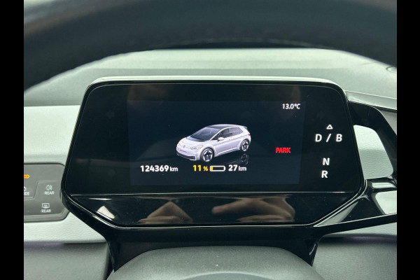 Volkswagen ID.3 First Plus 58 kWh Airco Navi Carplay 19" LM Velgen Adaptive Cruise Control LED Matrix IQ Light DAB+ Alcantara PDC VA + Camera Stoel/Stuurwielverwarming