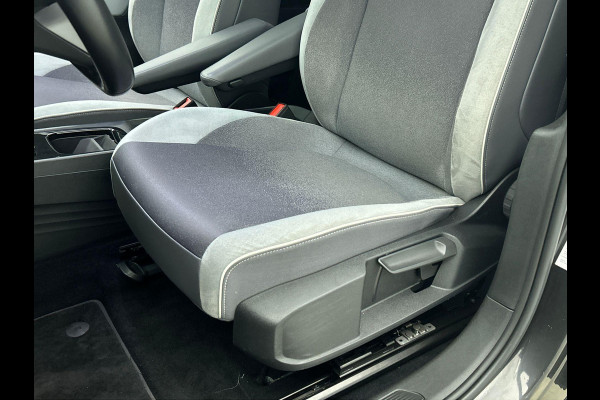 Volkswagen ID.3 First Plus 58 kWh Airco Navi Carplay 19" LM Velgen Adaptive Cruise Control LED Matrix IQ Light DAB+ Alcantara PDC VA + Camera Stoel/Stuurwielverwarming