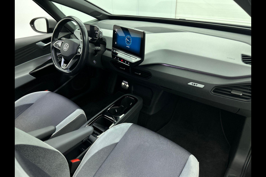 Volkswagen ID.3 First Plus 58 kWh Airco Navi Carplay 19" LM Velgen Adaptive Cruise Control LED Matrix IQ Light DAB+ Alcantara PDC VA + Camera Stoel/Stuurwielverwarming