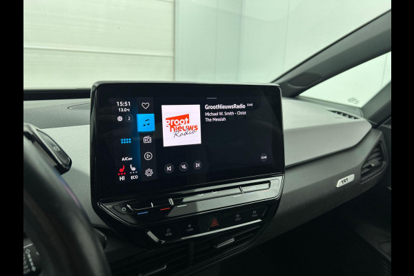 Volkswagen ID.3 First Plus 58 kWh Airco Navi Carplay 19" LM Velgen Adaptive Cruise Control LED Matrix IQ Light DAB+ Alcantara PDC VA + Camera Stoel/Stuurwielverwarming