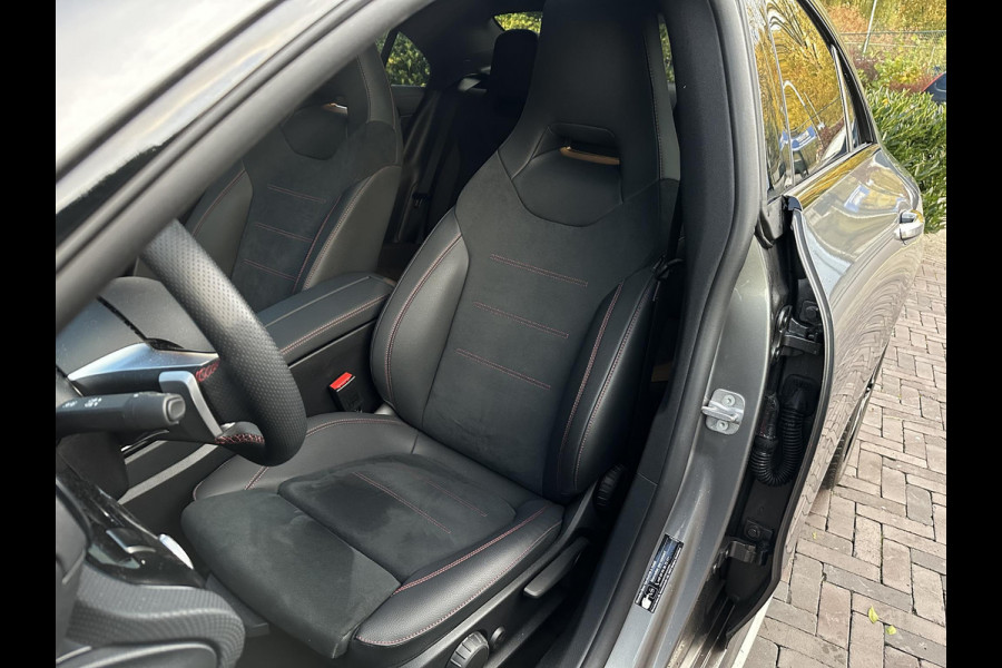 Mercedes-Benz CLA-Klasse 200 d AMG Line Panoramadak Multibeam Adapt. Cruise Ambient Keyless 360Cam