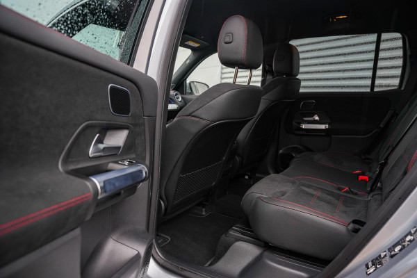 Mercedes-Benz EQB 250+ AMG Line 7p. 71 kWh 7 persoons Wide Screen Ambient verlichting Head Up Burmester