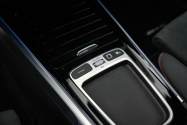 Mercedes-Benz EQB 250+ AMG Line 7p. 71 kWh 7 persoons Wide Screen Ambient verlichting Head Up Burmester