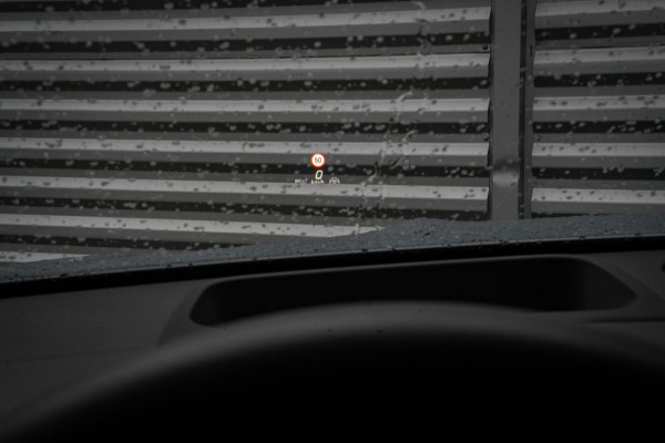 Mercedes-Benz EQB 250+ AMG Line 7p. 71 kWh 7 persoons Wide Screen Ambient verlichting Head Up Burmester