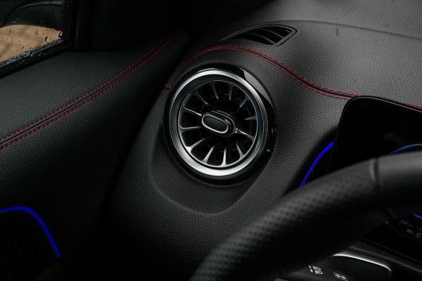 Mercedes-Benz EQB 250+ AMG Line 7p. 71 kWh 7 persoons Wide Screen Ambient verlichting Head Up Burmester