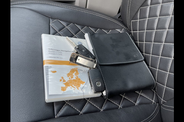 Volkswagen Transporter 2.0 TDI 150pk automaat L2H1 DC 5 persoons Highline / vaste prijs rijklaar € 34.950 ex btw / lease vanaf € 570 / lederen bekleding / adaptive cruise / airco / navigatie / euro 6 / bpm vrij !