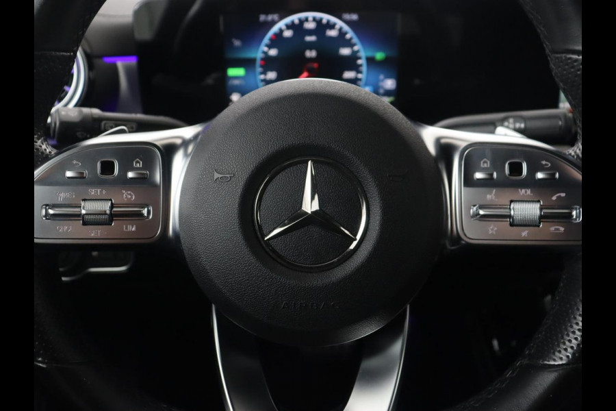 Mercedes-Benz CLA-Klasse 250e AMG Line | Stoelverwarming | Carplay | Trekhaak | Leder/Alcantara | Navigatie | Full LED | Park Assist | Sfeerverlichting | Climate control | Cruise control | PHEV | Plug In