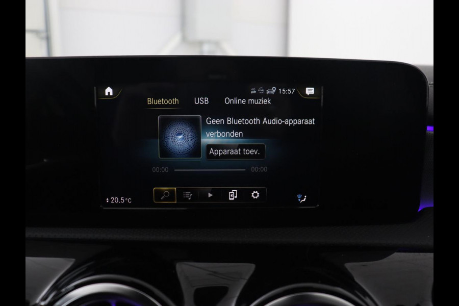 Mercedes-Benz CLA-Klasse 250e AMG Line | Stoelverwarming | Carplay | Trekhaak | Leder/Alcantara | Navigatie | Full LED | Park Assist | Sfeerverlichting | Climate control | Cruise control | PHEV | Plug In