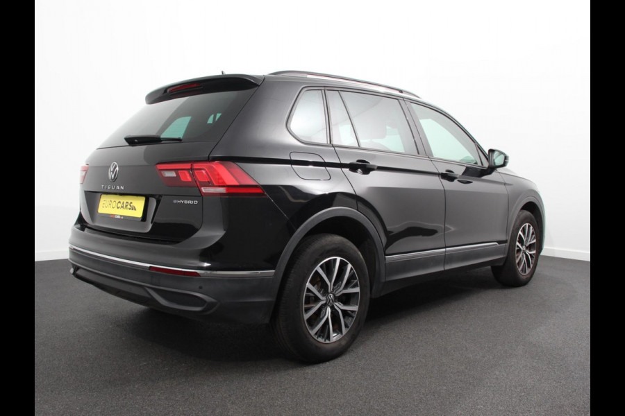 Volkswagen Tiguan 1.4 TSI 245pk PHEV Life DSG | Navigatie | Apple Carplay/Android Auto | Parkeersensoren | Adaptive Cruise Control | Elektrische achterklep | Virtual Cockpit | Climate Control | Keyless Entry
