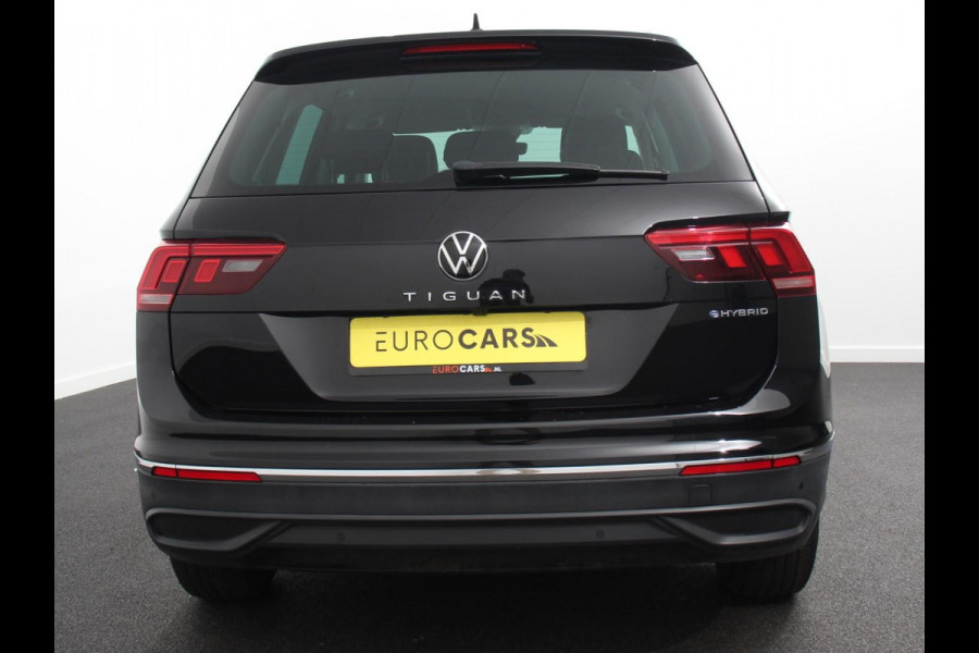 Volkswagen Tiguan 1.4 TSI 245pk PHEV Life DSG | Navigatie | Apple Carplay/Android Auto | Parkeersensoren | Adaptive Cruise Control | Elektrische achterklep | Virtual Cockpit | Climate Control | Keyless Entry