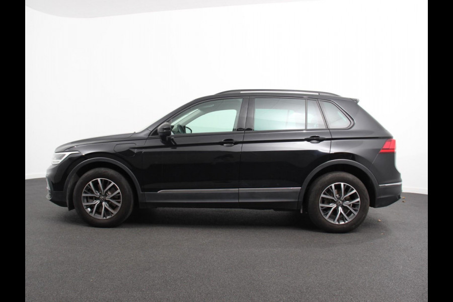 Volkswagen Tiguan 1.4 TSI 245pk PHEV Life DSG | Navigatie | Apple Carplay/Android Auto | Parkeersensoren | Adaptive Cruise Control | Elektrische achterklep | Virtual Cockpit | Climate Control | Keyless Entry