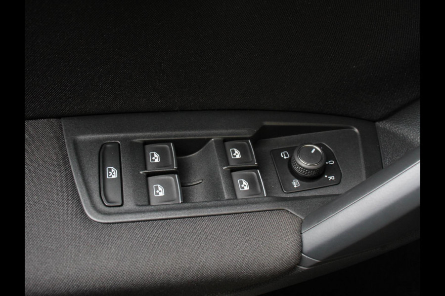 Volkswagen Tiguan 1.4 TSI 245pk PHEV Life DSG | Navigatie | Apple Carplay/Android Auto | Parkeersensoren | Adaptive Cruise Control | Elektrische achterklep | Virtual Cockpit | Climate Control | Keyless Entry