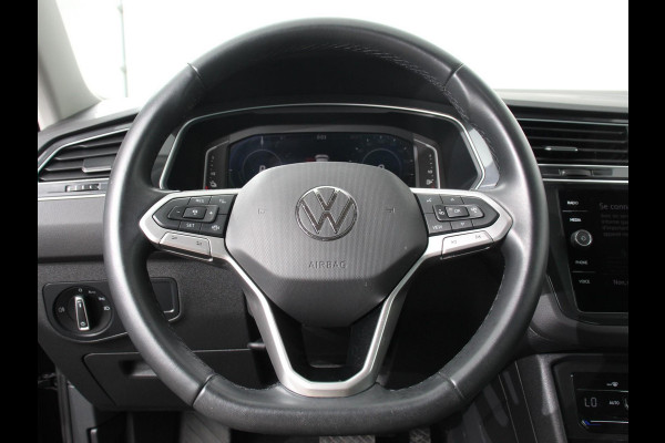 Volkswagen Tiguan 1.4 TSI 245pk PHEV Life DSG | Navigatie | Apple Carplay/Android Auto | Parkeersensoren | Adaptive Cruise Control | Elektrische achterklep | Virtual Cockpit | Climate Control | Keyless Entry