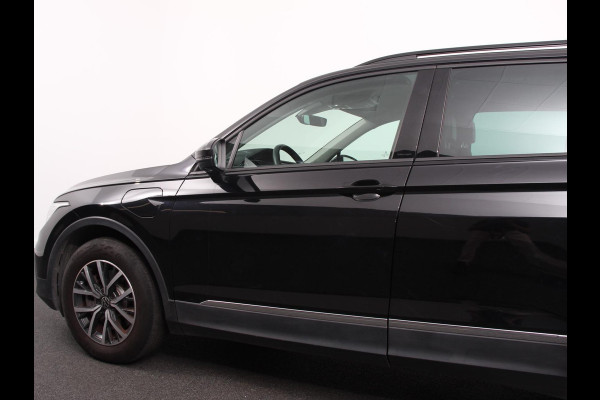 Volkswagen Tiguan 1.4 TSI 245pk PHEV Life DSG | Navigatie | Apple Carplay/Android Auto | Parkeersensoren | Adaptive Cruise Control | Elektrische achterklep | Virtual Cockpit | Climate Control | Keyless Entry