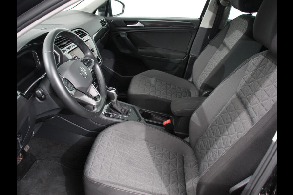 Volkswagen Tiguan 1.4 TSI 245pk PHEV Life DSG | Navigatie | Apple Carplay/Android Auto | Parkeersensoren | Adaptive Cruise Control | Elektrische achterklep | Virtual Cockpit | Climate Control | Keyless Entry