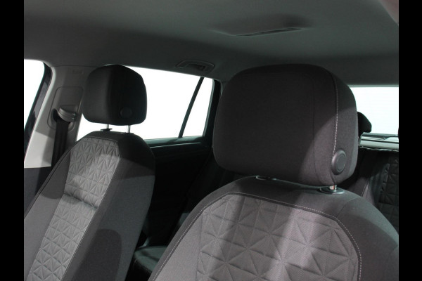 Volkswagen Tiguan 1.4 TSI 245pk PHEV Life DSG | Navigatie | Apple Carplay/Android Auto | Parkeersensoren | Adaptive Cruise Control | Elektrische achterklep | Virtual Cockpit | Climate Control | Keyless Entry