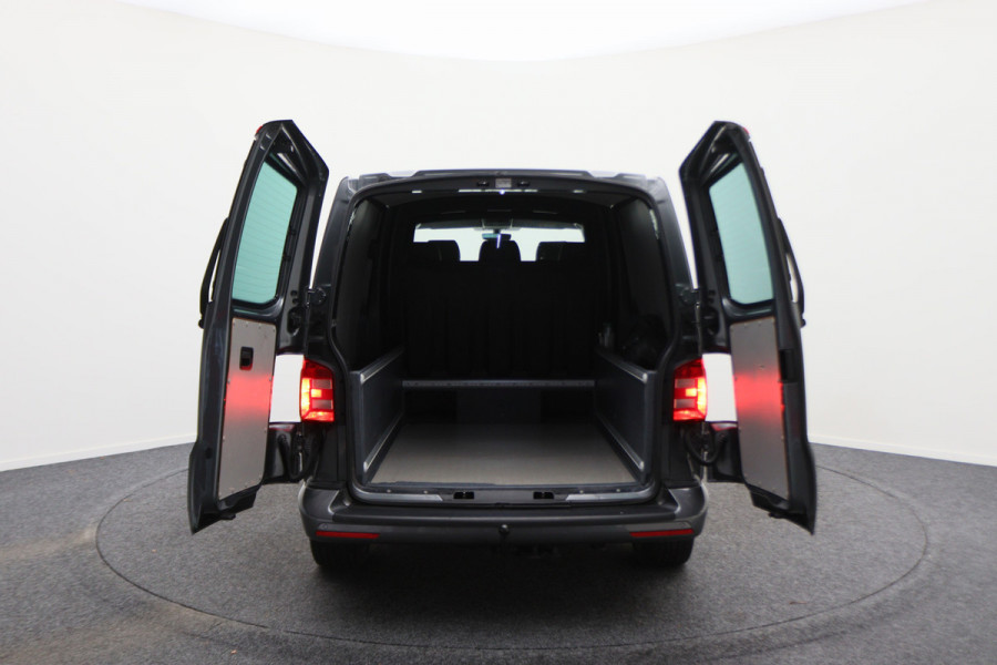 Volkswagen Transporter 2.0 TDI DSG L2H1 DC Highline 2x Schuifdeur, ACC, Camera, Apple Carplay, LED, DAB, PDC, Trekhaak, 20''