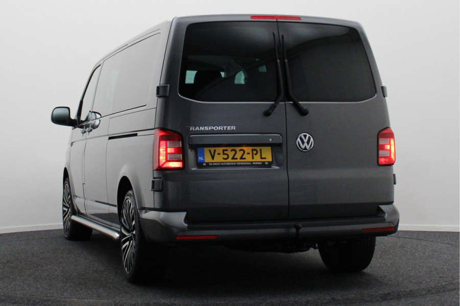 Volkswagen Transporter 2.0 TDI DSG L2H1 DC Highline 2x Schuifdeur, ACC, Camera, Apple Carplay, LED, DAB, PDC, Trekhaak, 20''