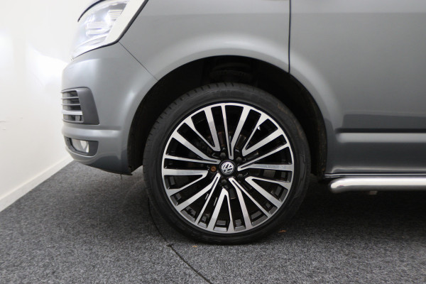 Volkswagen Transporter 2.0 TDI DSG L2H1 DC Highline 2x Schuifdeur, ACC, Camera, Apple Carplay, LED, DAB, PDC, Trekhaak, 20''
