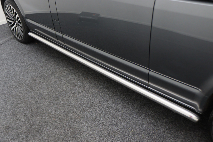 Volkswagen Transporter 2.0 TDI DSG L2H1 DC Highline 2x Schuifdeur, ACC, Camera, Apple Carplay, LED, DAB, PDC, Trekhaak, 20''