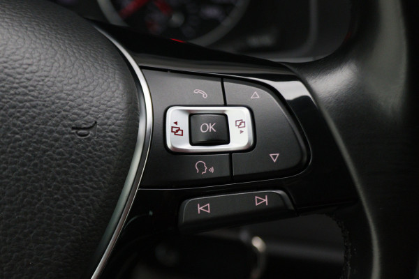 Volkswagen Transporter 2.0 TDI DSG L2H1 DC Highline 2x Schuifdeur, ACC, Camera, Apple Carplay, LED, DAB, PDC, Trekhaak, 20''