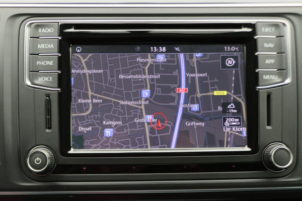 Volkswagen Transporter 2.0 TDI DSG L2H1 DC Highline 2x Schuifdeur, ACC, Camera, Apple Carplay, LED, DAB, PDC, Trekhaak, 20''