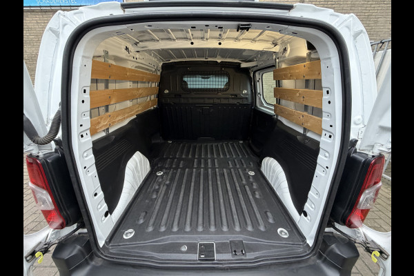 Peugeot Partner 1.2 PureTech 111PK Benzine Premium CarPlay/cruice control/navi