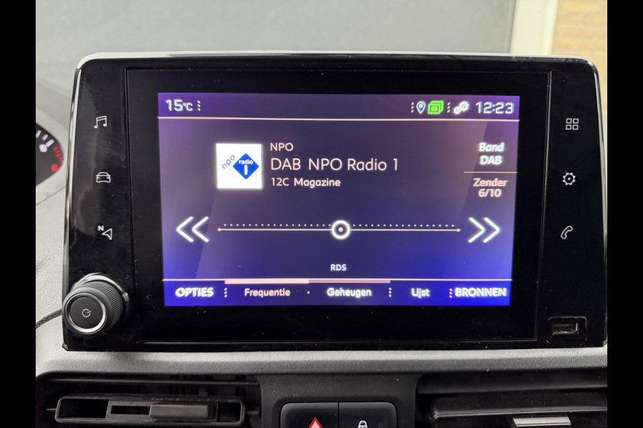 Peugeot Partner 1.2 PureTech 111PK Benzine Premium CarPlay/cruice control/navi