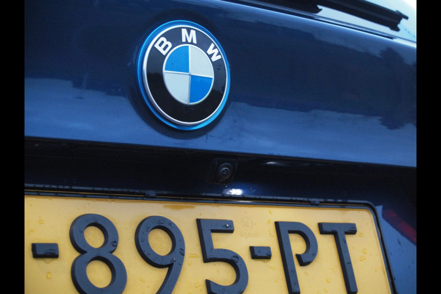 BMW iX3 High Executive 80 kWh | Panoramadak | 360 Camera | Trekhaak | Harman Kardon | Sfeerverlichting |