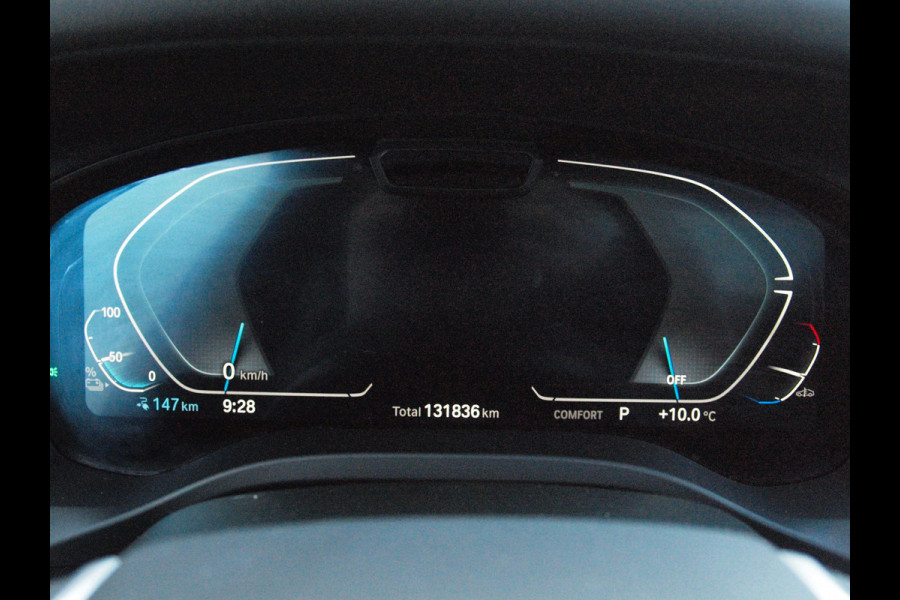 BMW iX3 High Executive 80 kWh | Panoramadak | 360 Camera | Trekhaak | Harman Kardon | Sfeerverlichting |