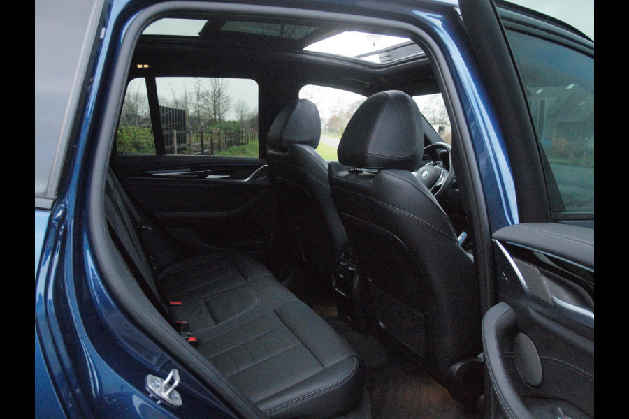 BMW iX3 High Executive 80 kWh | Panoramadak | 360 Camera | Trekhaak | Harman Kardon | Sfeerverlichting |
