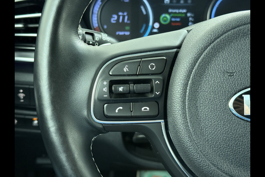 Kia e-Niro EV 64kWh SOH 100% W-pomp Navi Adaptive-Cruise Camera 1/2 Leer Apple Carplay Android AutoEcc DynamicLine Stoel-Stuurverwarming Pdc Lane Assist VESS DAB Led Isofix Keyless 1e Eigenaar Origineel Nederlandse Auto Nieuwprijs €43.970,-