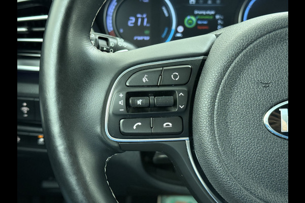 Kia e-Niro EV 64kWh SOH 100% W-pomp Navi Adaptive-Cruise Camera 1/2 Leer Apple Carplay Android AutoEcc DynamicLine Stoel-Stuurverwarming Pdc Lane Assist VESS DAB Led Isofix Keyless 1e Eigenaar Origineel Nederlandse Auto Nieuwprijs €43.970,-