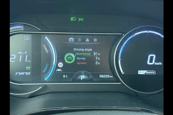 Kia e-Niro EV 64kWh SOH 100% W-pomp Navi Adaptive-Cruise Camera 1/2 Leer Apple Carplay Android AutoEcc DynamicLine Stoel-Stuurverwarming Pdc Lane Assist VESS DAB Led Isofix Keyless 1e Eigenaar Origineel Nederlandse Auto Nieuwprijs €43.970,-
