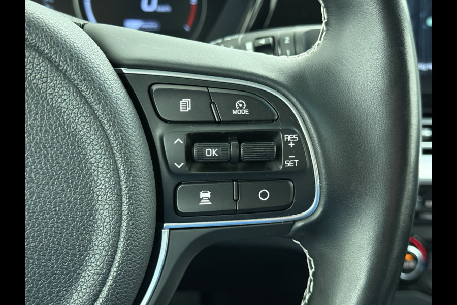 Kia e-Niro EV 64kWh SOH 100% W-pomp Navi Adaptive-Cruise Camera 1/2 Leer Apple Carplay Android AutoEcc DynamicLine Stoel-Stuurverwarming Pdc Lane Assist VESS DAB Led Isofix Keyless 1e Eigenaar Origineel Nederlandse Auto Nieuwprijs €43.970,-