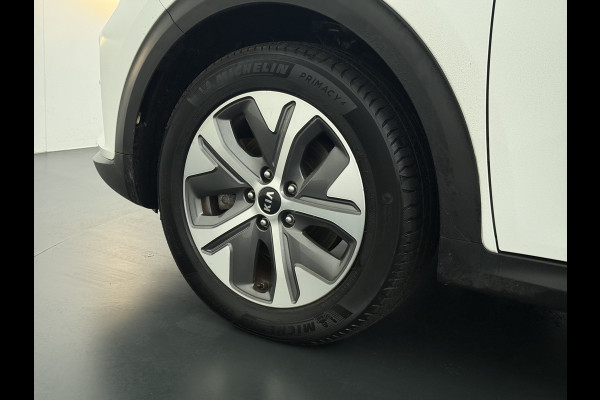 Kia e-Niro EV 64kWh SOH 100% W-pomp Navi Adaptive-Cruise Camera 1/2 Leer Apple Carplay Android AutoEcc DynamicLine Stoel-Stuurverwarming Pdc Lane Assist VESS DAB Led Isofix Keyless 1e Eigenaar Origineel Nederlandse Auto Nieuwprijs €43.970,-
