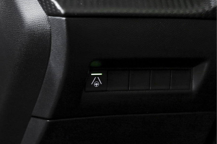 Peugeot 2008 1.2 Hybrid 145 GT - Automaat | Alcantara Pack | Drive Assist Pack | Dig. Cockpit | Adapt. Cruise | Stoelverw. | PDC | Camera | NAV + App. Connect | ECC | DAB | LM 17" | 4106