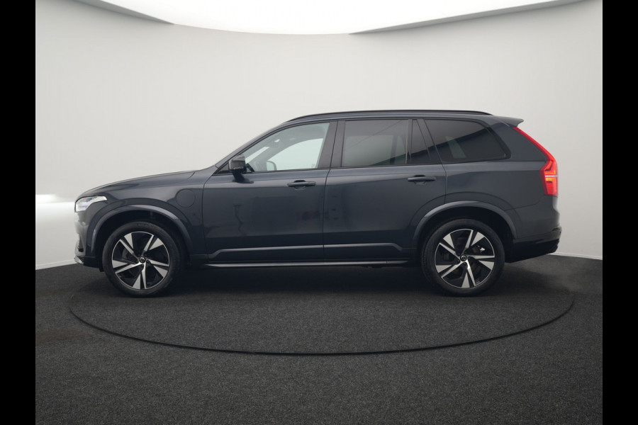 Volvo XC90 T8 Recharge AWD R-Design 7-Persoons Long Range Plug In Hybrid 456pk Dealer O.H. PHEV | Panodak | Head Up | 360 Camera | Adaptive Cruise | Lederen Sportstoelen Ventilatie & Memory | Bowers & Wilkins | Navigatie | Blis | DAB |