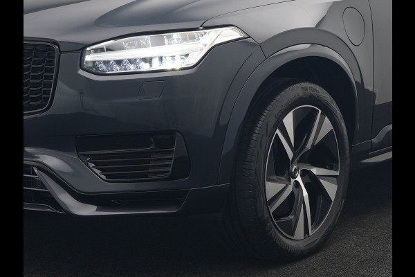 Volvo XC90 T8 Recharge AWD R-Design 7-Persoons Long Range Plug In Hybrid 456pk Dealer O.H. PHEV | Panodak | Head Up | 360 Camera | Adaptive Cruise | Lederen Sportstoelen Ventilatie & Memory | Bowers & Wilkins | Navigatie | Blis | DAB |