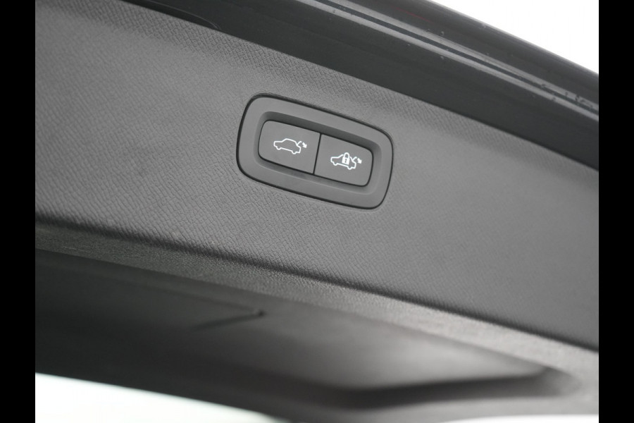 Volvo XC90 T8 Recharge AWD R-Design 7-Persoons Long Range Plug In Hybrid 456pk Dealer O.H. PHEV | Panodak | Head Up | 360 Camera | Adaptive Cruise | Lederen Sportstoelen Ventilatie & Memory | Bowers & Wilkins | Navigatie | Blis | DAB |