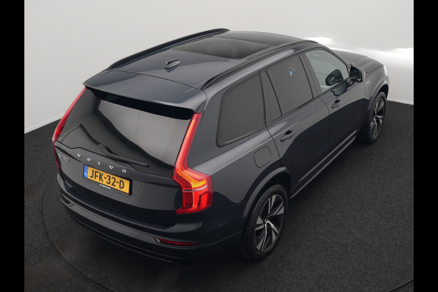 Volvo XC90 T8 Recharge AWD R-Design 7-Persoons Long Range Plug In Hybrid 456pk Dealer O.H. PHEV | Panodak | Head Up | 360 Camera | Adaptive Cruise | Lederen Sportstoelen Ventilatie & Memory | Bowers & Wilkins | Navigatie | Blis | DAB |