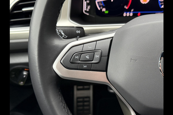 Volkswagen T-Roc 1.5 TSI Move | CarPlay | Camera | IQ Light | DAB+ | 18 inch