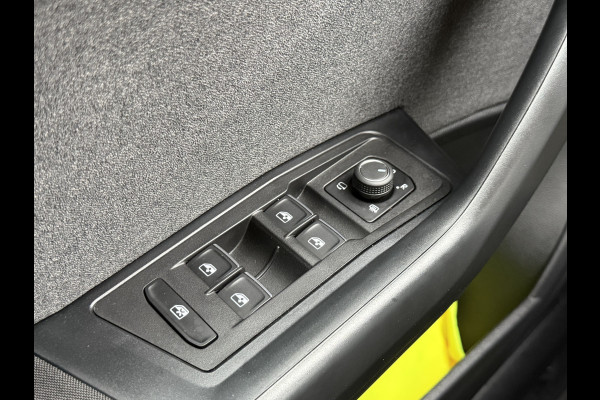 Volkswagen T-Roc 1.5 TSI Move | CarPlay | Camera | IQ Light | DAB+ | 18 inch