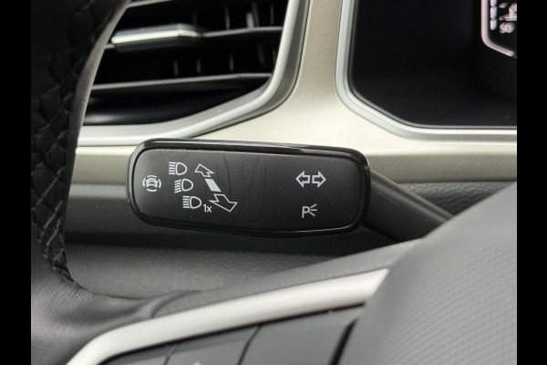 Volkswagen T-Roc 1.5 TSI Move | CarPlay | Camera | IQ Light | DAB+ | 18 inch