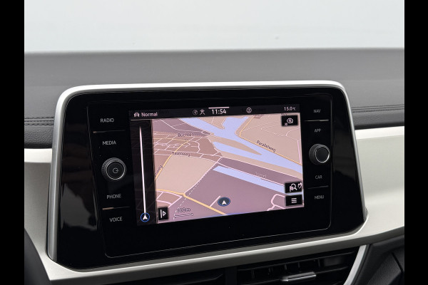 Volkswagen T-Roc 1.5 TSI Move | CarPlay | Camera | IQ Light | DAB+ | 18 inch