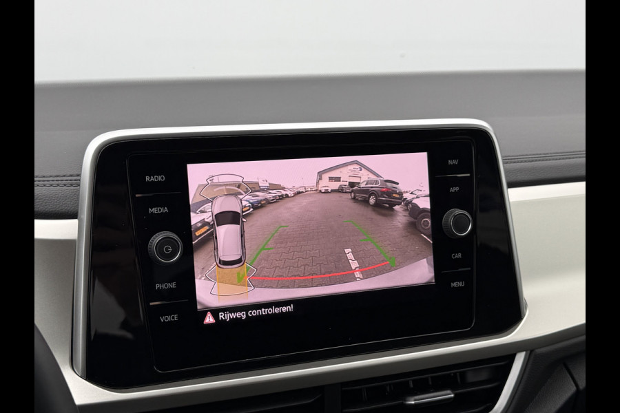 Volkswagen T-Roc 1.5 TSI Move | CarPlay | Camera | IQ Light | DAB+ | 18 inch